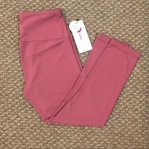 NWT Yogalicious Lululemon Dupes Size S